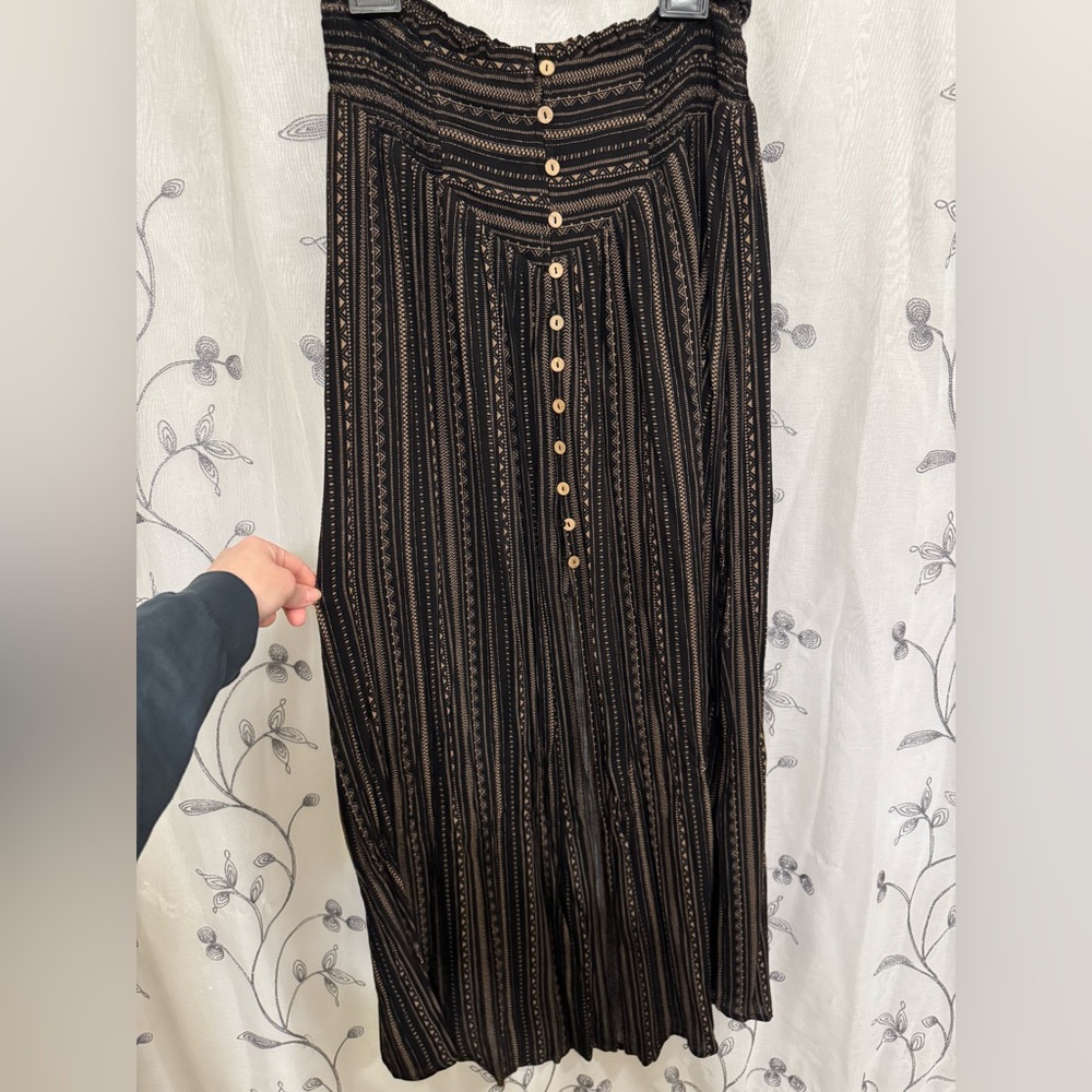 Promesa black striped skirt size medium